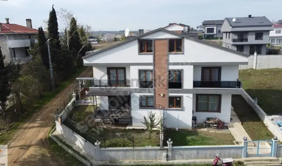 Silivri Balaban Önü Kapatmaz 3 Köşe 3 Kat Sahibindwn Satılık Villa 1