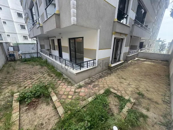 Yüksek Giriş Bahçeli Plaja 200m 2+1 Satılık Daire 1