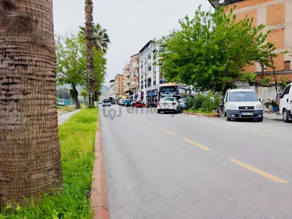 Yalova Caddesi'nde Çift Tapulu, İçi Yenilenmiş Yatırımlık Dükkan 1