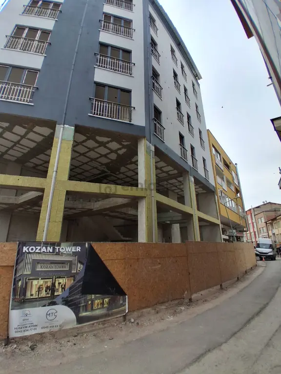 Aksaray Muhsin Çelebi Mahallesinde Kiralık 2 Katlı Dükkan 2