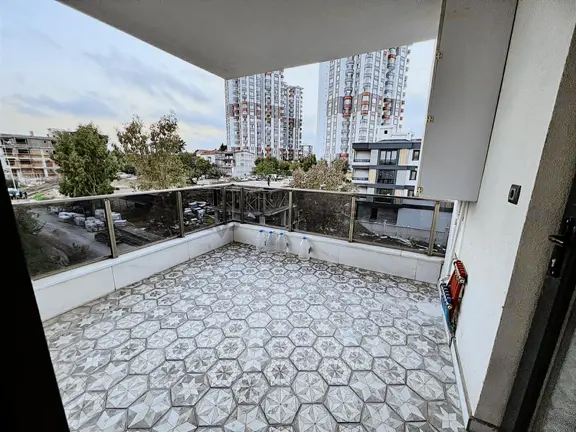 Alaçam Caddesi'ne Cephe Lüks 2 + 1 1