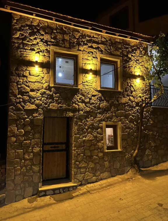 Balıkesir / Gömeç / Hacıhüsyinler Köyünde 2+1 Müstakil Taş Ev 2