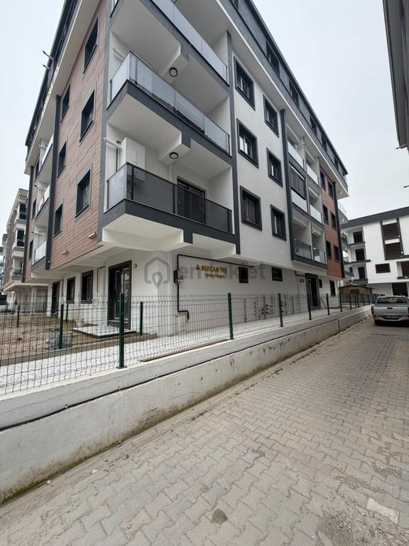 Bakırçay Üniversitesi Yakını Bahçeli 1+1 Daire 1