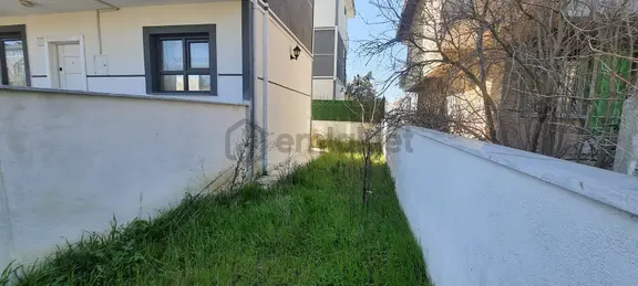 Yeniçiftlik'de Dört Taraflı Tam Müstakil Villa#kartallar# 2