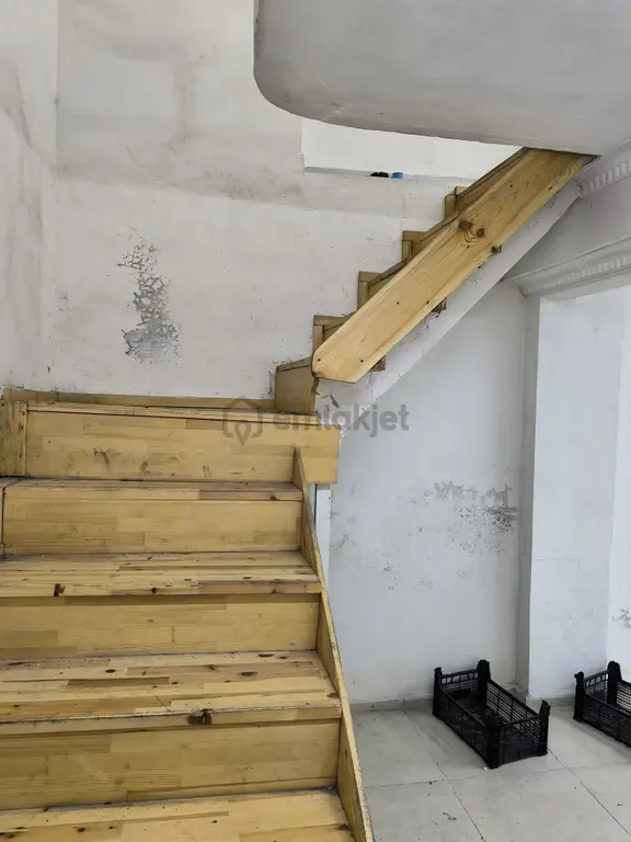 Kazım Karabekir'de Merkezde 150m² Depolu Kiralık Dükkan 2