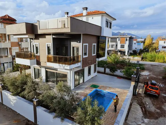 Bmk Emlaktan Finike De Muhteşem Manzaralı Satılık Triplex Villa 1