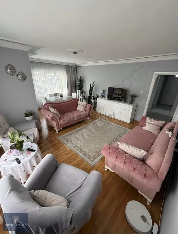 Pendik Yenişehirde Havuzlu Sitede Satılık 3+1 2