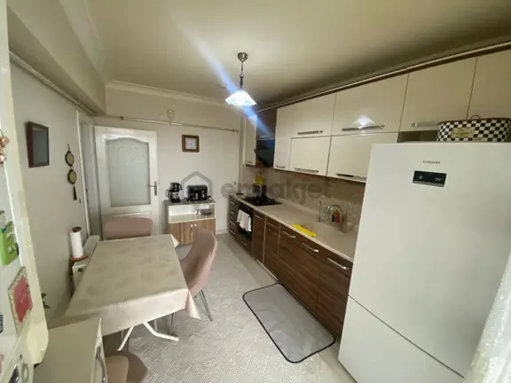 Tandoğan Mahallesin'de E.banyolu Full Yapılı Satılık Daire 2