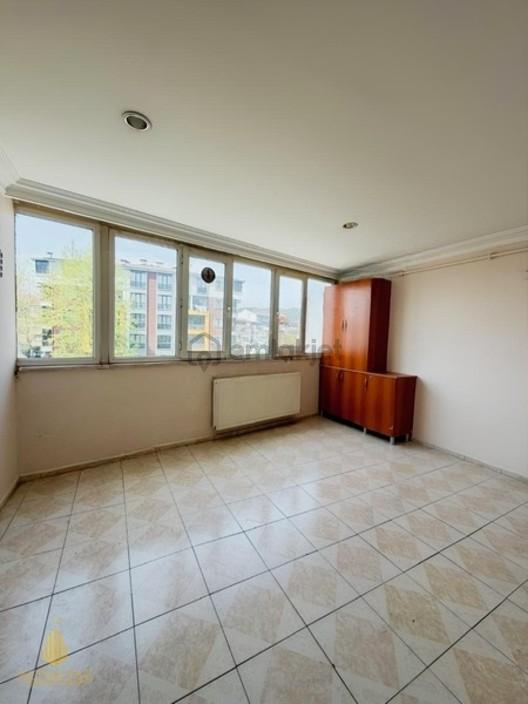 Yüksek Görünürlüğe Sahip Ana Cadde Üzerinde Kiralık Ofis 1