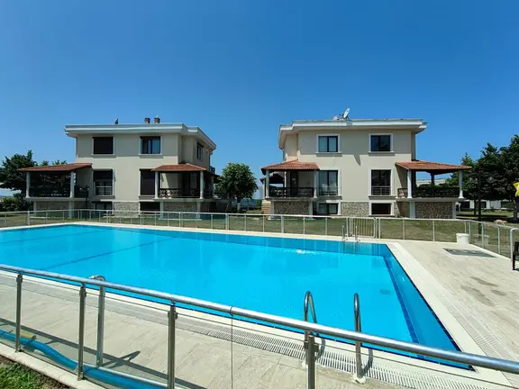 Re/max Anka'dan Akropol Villaları'nda 4+1 Satılık Villa 2