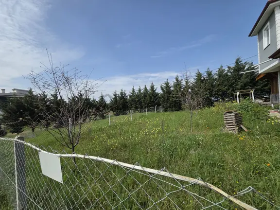 Haydar Emlaktan B.evlerde 167 M2 Netsu,d.gaz,elektrik,alt Yapı Villa Arsası 1