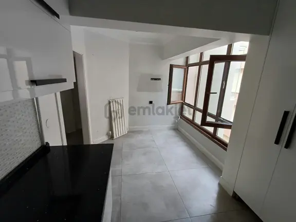 Çankaya Birlik Yaşam Hastenesine Yakın Manzaralı Asansörlü Kapalı Otoparklı 4+1 Satılık Daire 1