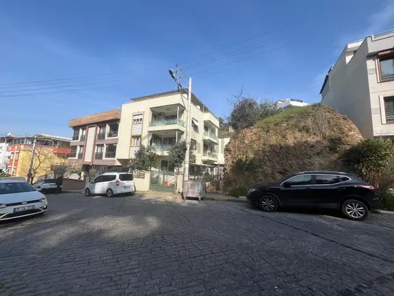 Turpa Black'ten Balçova Eğitim Mahallesinde Satılık Komple Bina 2