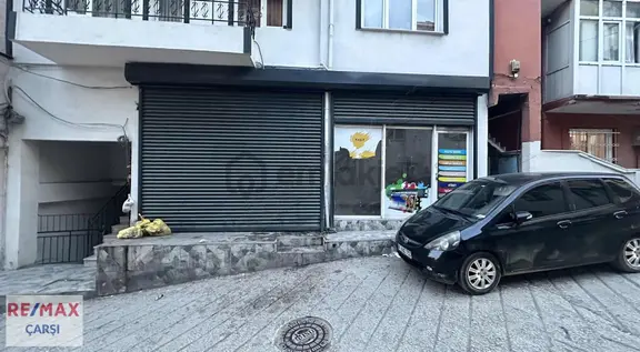 Cadde Üzerinde Yaya Ve Araç Trafiği Yüksek Kiralık Ofis 1