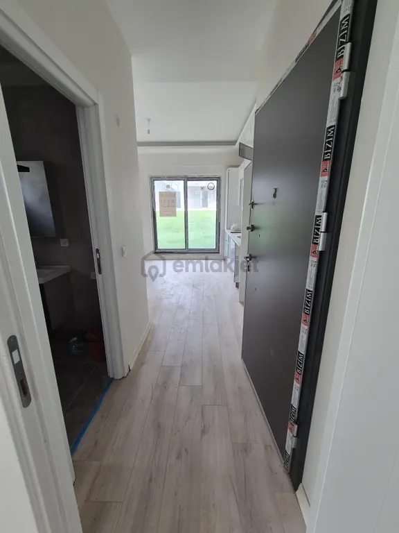 Delux'den Palm Suıt'te Havuz Manzaralı Eşyalı Bahçekatı Daire 2