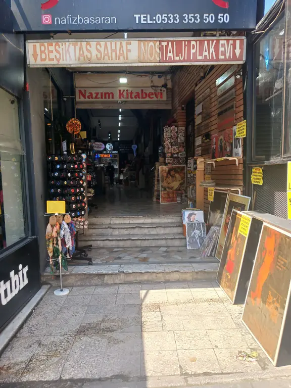 Beşiktaş Barbaros Caddede Satlik Dükkan 2