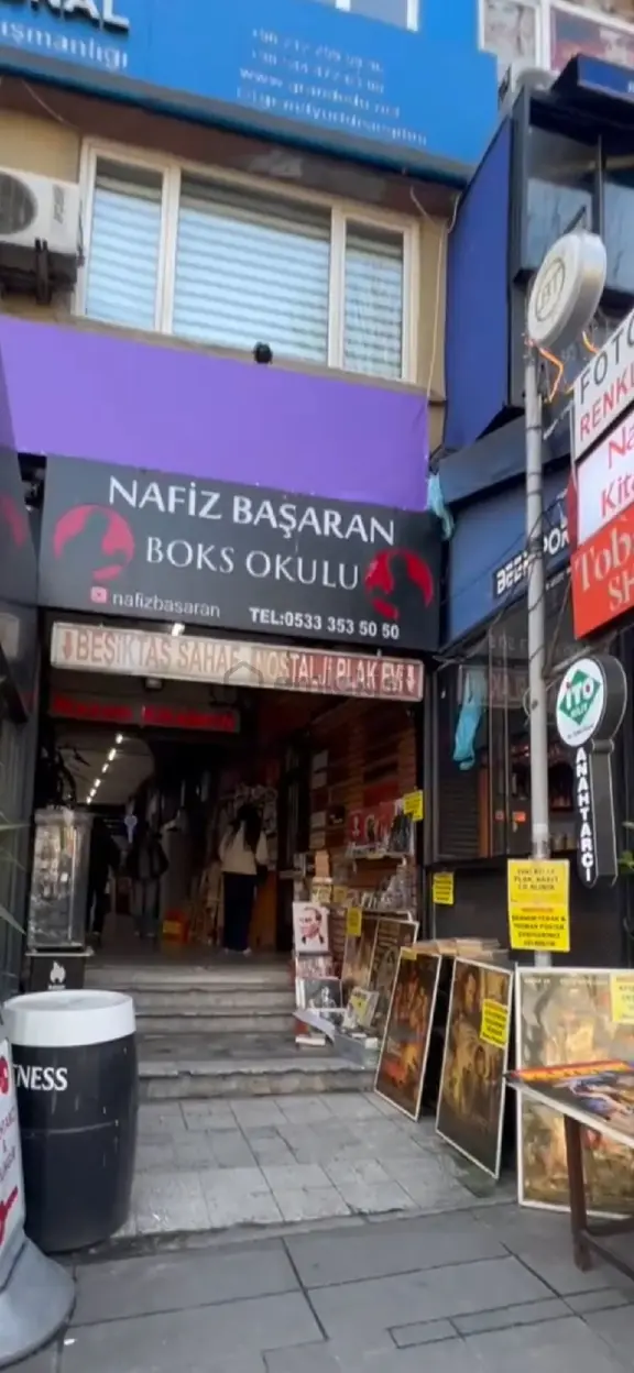 Beşiktaş Barbaros Caddede Satlik Dükkan 1