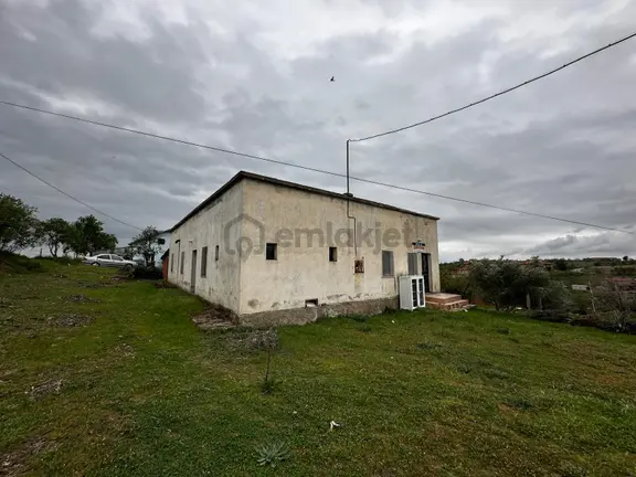 Uşak Eşme Kayalı Köyünde Satılık Müstakil Ev 1