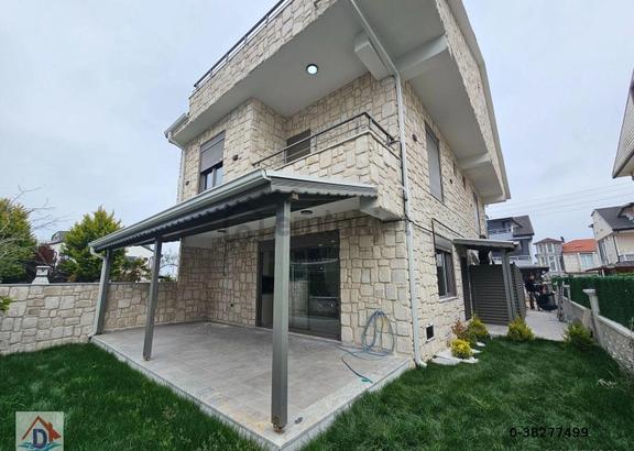 Denize 50 Mt. Mesafede 4+1,bahçeli Yerden Isıtmalı Satılık Villa 2