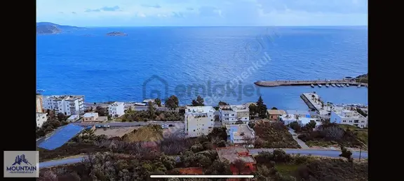 Mavinin Kusursuz Güzelliğiyle Deniz Manzaralı Villamız Satışta! 2