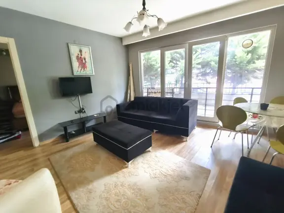 Truva/nazım Demirci'den Tramvay Altında Kiralık 1+1 Eşyalı Daire 1