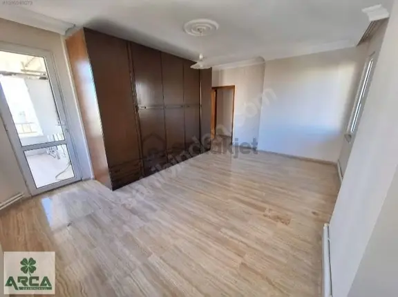 Arca;3 Balkon Kombi E.banyo Ç.odası 220m2 3.5+1 2