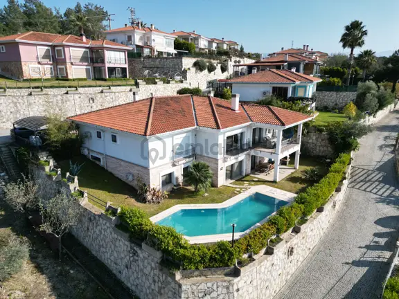 Soğucak Mah. Özel Havuzlu Tek Müstakil 8+1 Villa Satılık 2