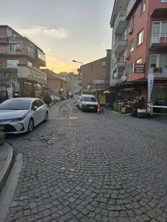 İstinye Çarşı İçinde Kiralık Devren Büfe 2