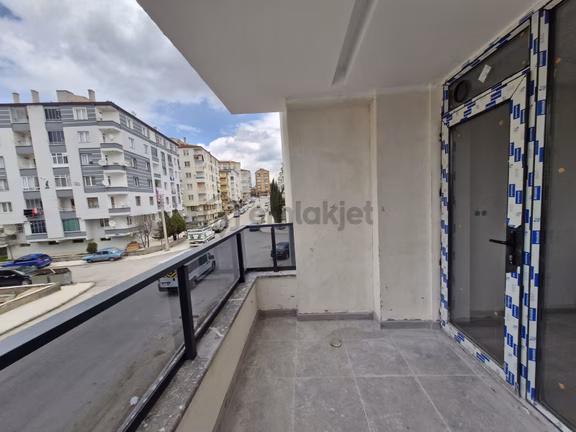 Lozanevler Civarında Asansörlü Kapalı Otoparklı Sıfır Daireler 1
