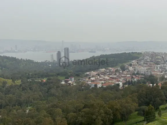 Bayraklı Ziyam 8’de Deniz Manzaralı Son Kat – Site İçi, Geniş & Prestijli 3+1! 2