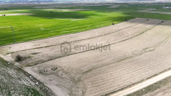 Güzelyurt'ta Ihlara Vadisine Komşu Yatırım Fırsatı-11400 M² 2