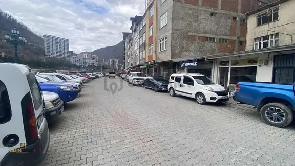 Altın Emlak Borçka Çift Cephe 224 M2 Satılık Fırsat Dükkan 2