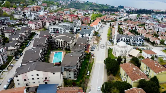 Havuzlu Sitede Çatı Dubleks 3+1 Satılık Daire 2