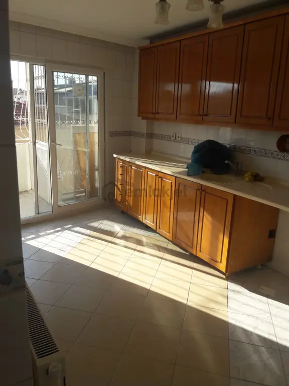 Konak Güzelyalı Merkezi Konumda 3+1 Doğalgaz Balkon Kapalı Mutfak Satılık Daire 1