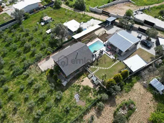 Q'zen Den 4000 M2 Arsa İçerisinde 3+1 Ve 2+1 Evi Olan Çiftlik 2