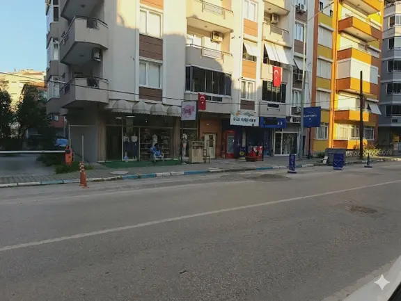 Mehmetçik Caddesi Üzerinde 70 M2 Köşe Dükkan 1