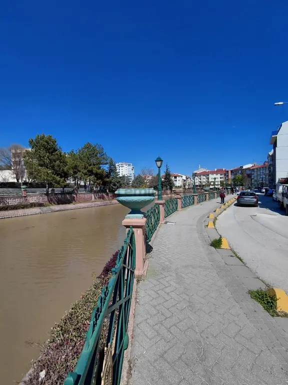 Porsuk Bul.kiralık Cafe Olmaya Müsait Geniş Bahçeli Teraslı 2