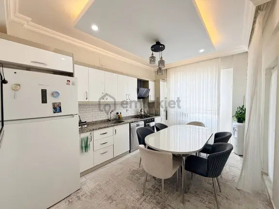 Beykent'te Geniş Yaşamın Yeni Adresi: Full Yapılı 3+1 Lüks Daire 1