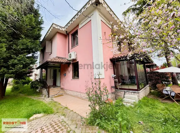 Serdivan'da Şömineli, 5+1 Villa: Avm Yakını, Doğa İçinde 1