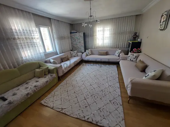 Malazgirt Mah Arakatta Yapılı Metrekaresi Geniş Uygun Fiyatlı Satılık Daire 1