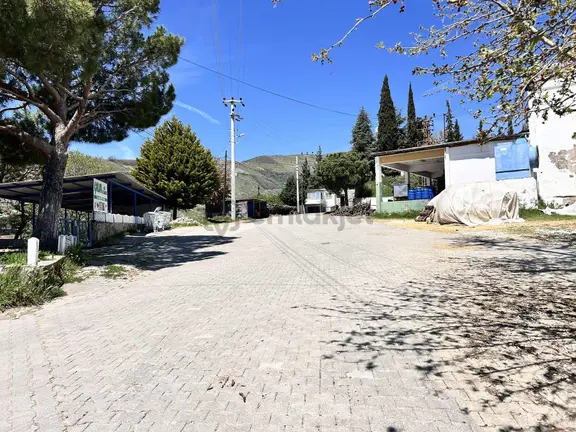 Yaylapınar Mahallesinde Köşe Konumda İmarlı Arsa 2