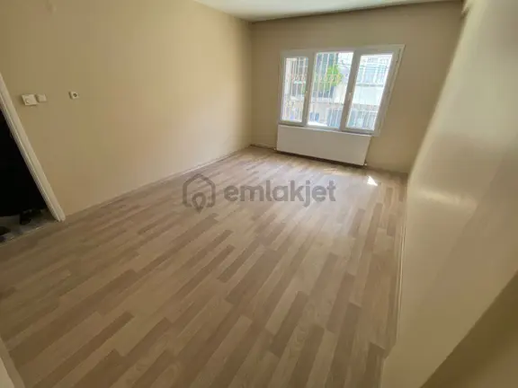 Buca Uçanyol Kavşak Yanı Çamlık Mah.de 2+1 90m2 Dgazlı Y.giriş Ayrı Mutfak Kiralık Daire 2