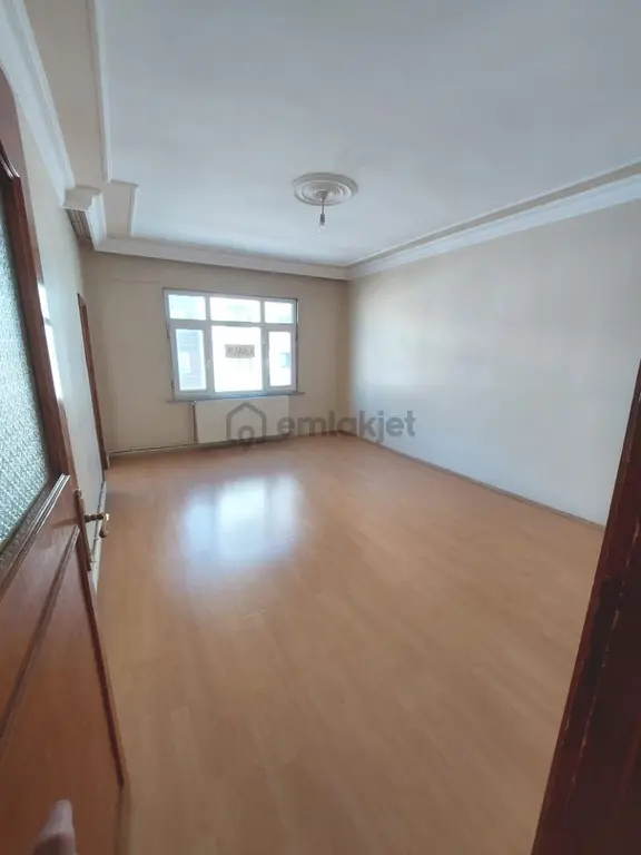 Cadde Üzeri Kiralık Daire 2