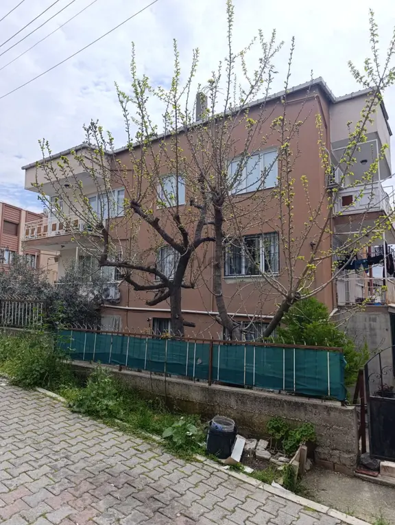 Bornova İnönü Mah. Satılık 3+1 Daire 1