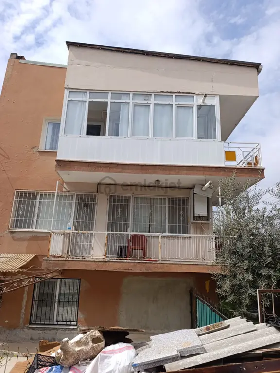 Bornova İnönü Mah. Satılık 3+1 Daire 2