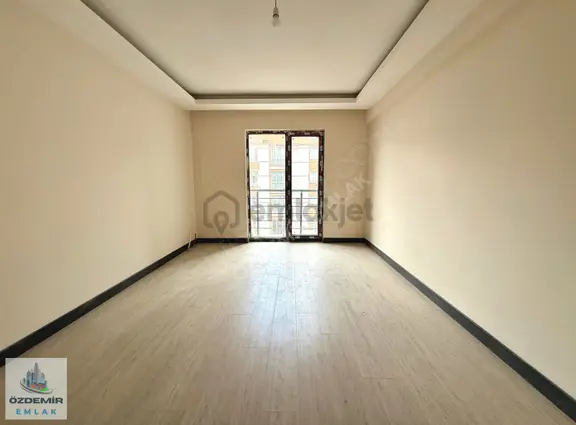 Özdemir Emlak'tan Site İçerisinde Geniş Balkon Arayanlara 3+1!!! 2