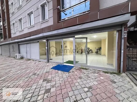 Büyükçekmece Ekinoba Mahallesinde 100 M2 Satılık Dükkan 1