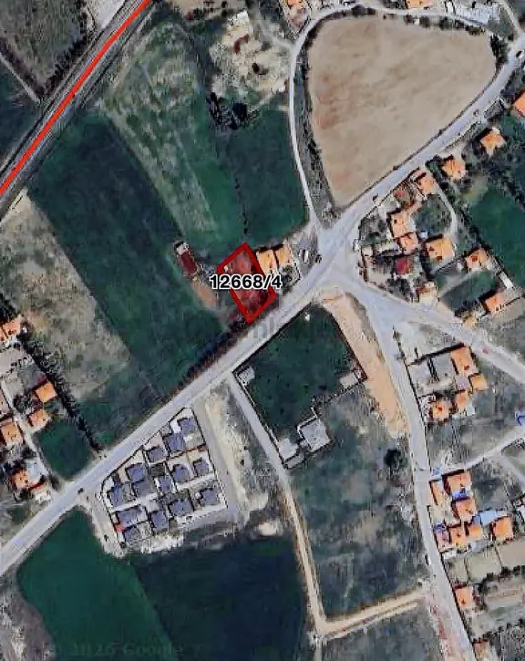 Talatpaşada Anayol Üzerinde Acil Satılık 1.000m2 Villa Parseli 2