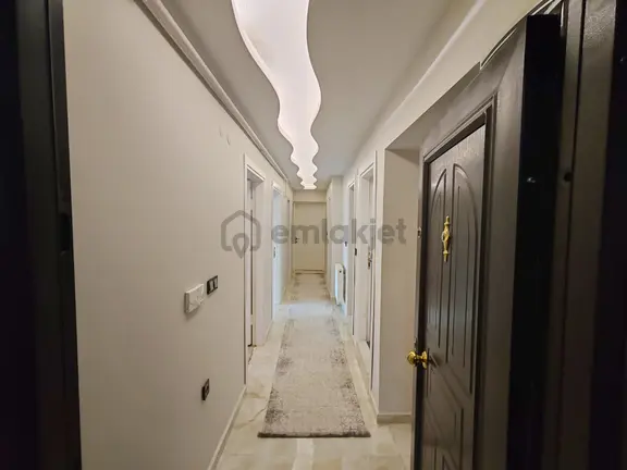 Buca Atatürk Mahallesi Ana Yol Üzerinde 3+1 Satılık Lüx Daire 2