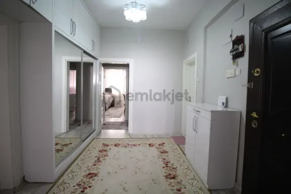 Aksaray Fatih Mahallesi Atasaray Cami Civarı 3+1 Satılık Bakımlı Daire 1